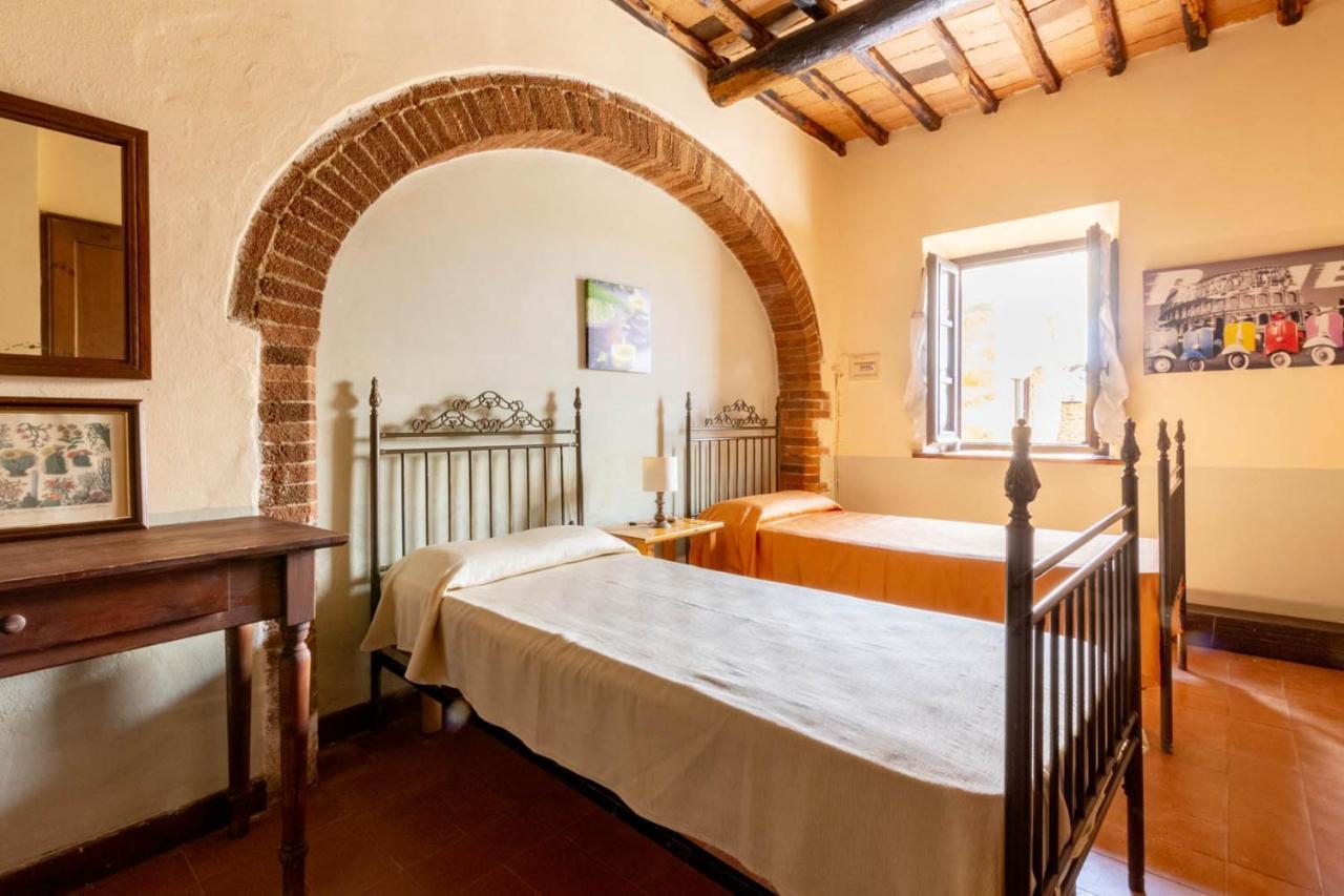 Castello Di Selvole (Adults Only) Guest House Vagliagli Exterior photo